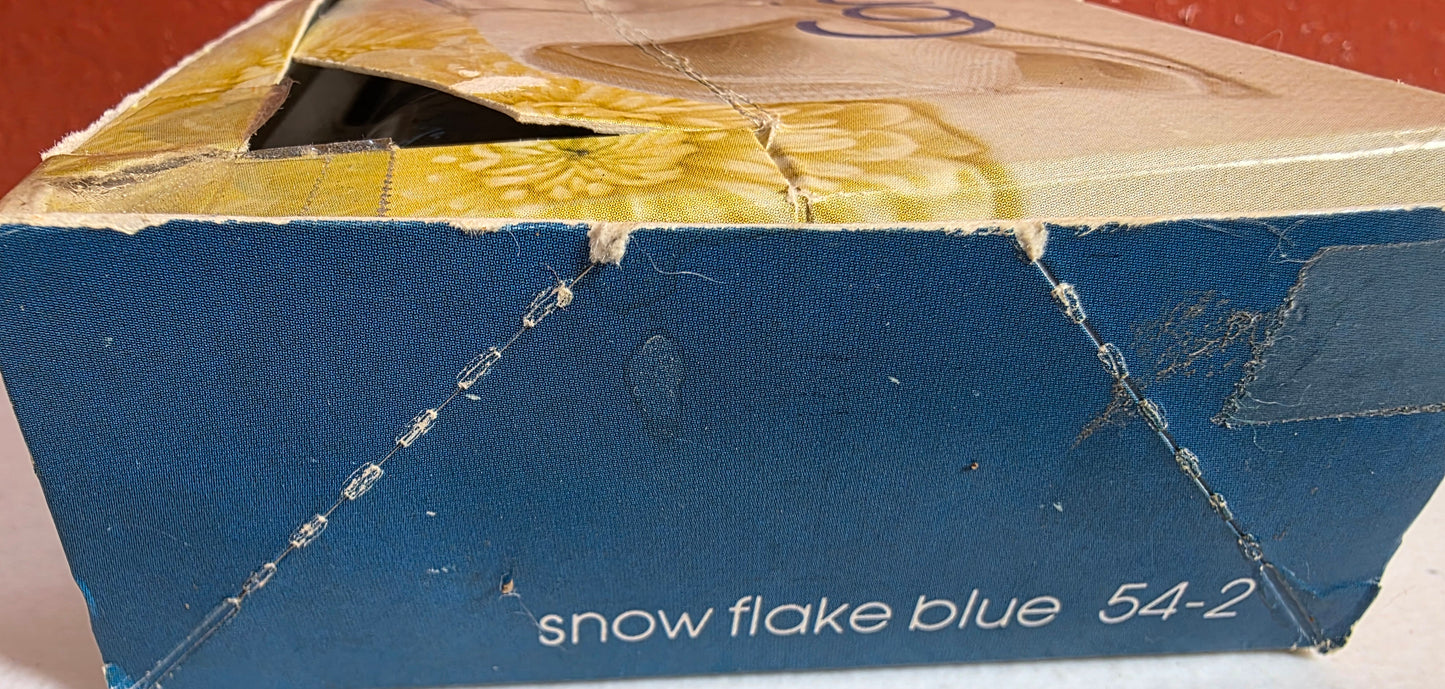 Pyrex Compatible Glass Napkin Rings produced in the 1970s. SNOWFLAKE GARLAND