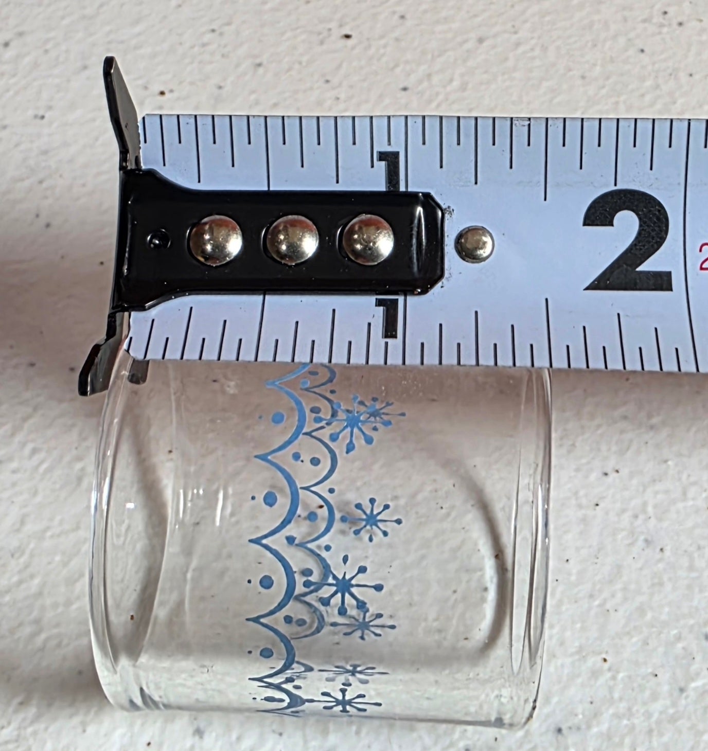 Pyrex Compatible Glass Napkin Rings produced in the 1970s. SNOWFLAKE GARLAND