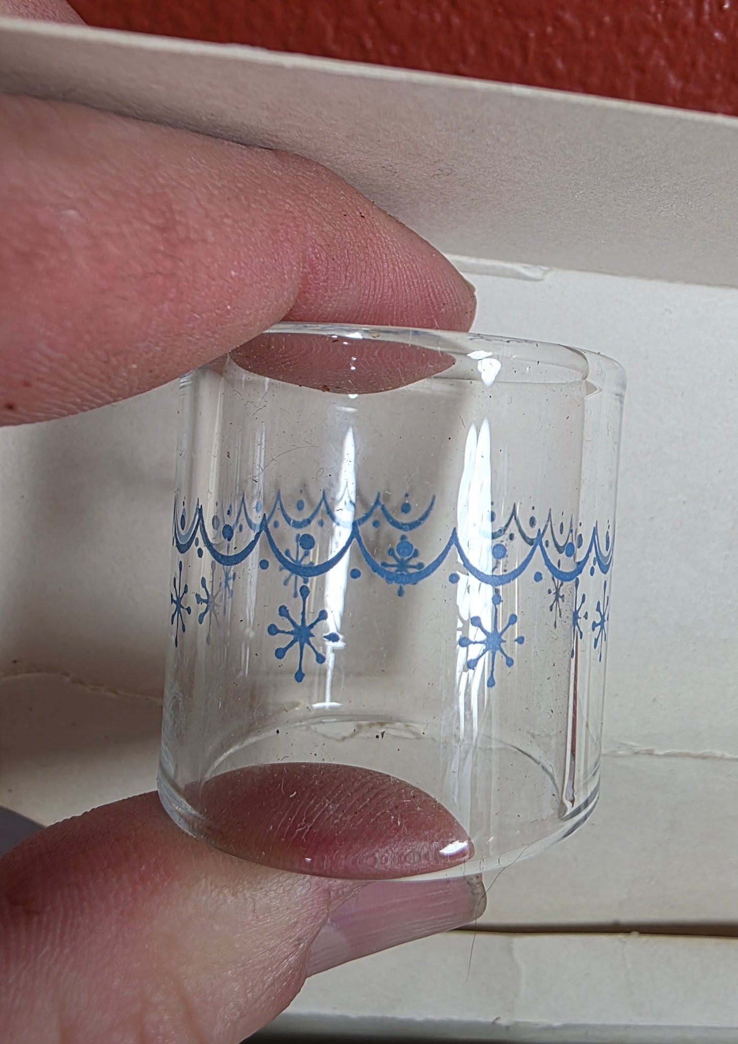 Pyrex Compatible Glass Napkin Rings produced in the 1970s. SNOWFLAKE GARLAND