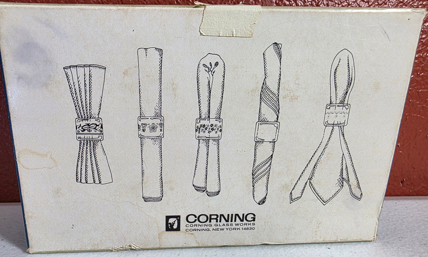 Pyrex Compatible Glass Napkin Rings produced in the 1970s. SNOWFLAKE GARLAND